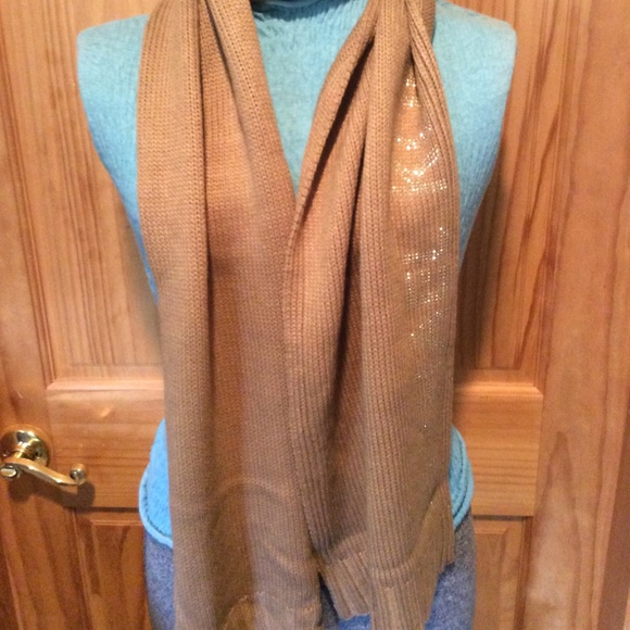 Scarf - Picture 1 of 3